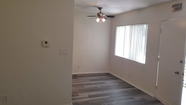 Photo - 5302 Comercio Ln Unit 5