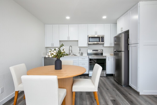 Photo - Premier of West Lancaster