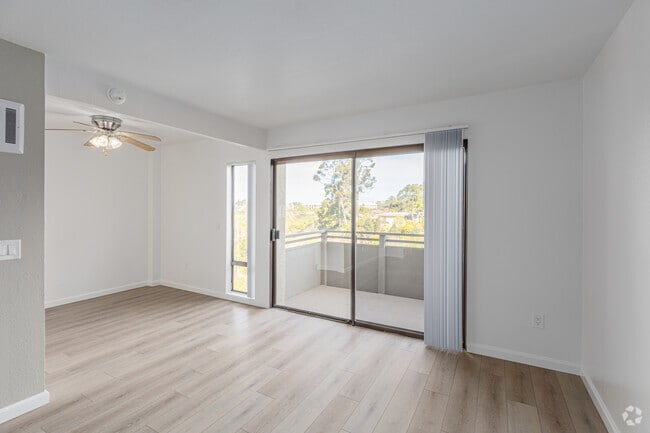 2BR, 1.5BA - 940SF - Living Room - Canyon Park