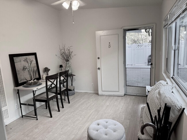 Photo - 10519 Chandler Blvd Unit B