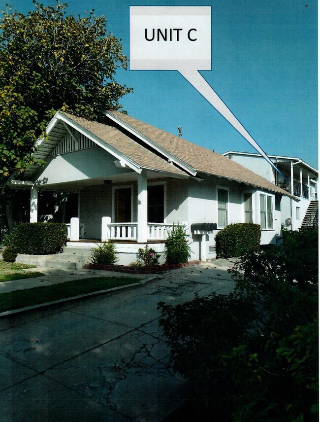 Building Photo - 130 N Ivy Ave Unit C