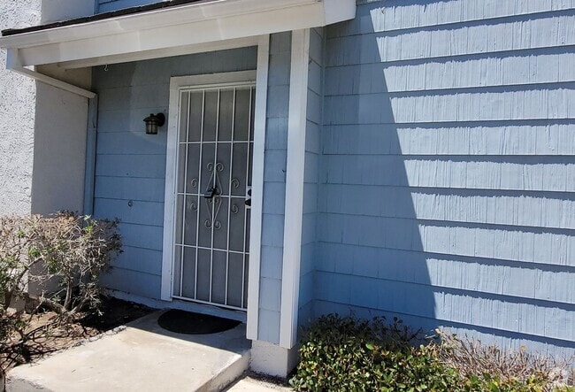 Building Photo - Spacious Carmel Valley Townhome