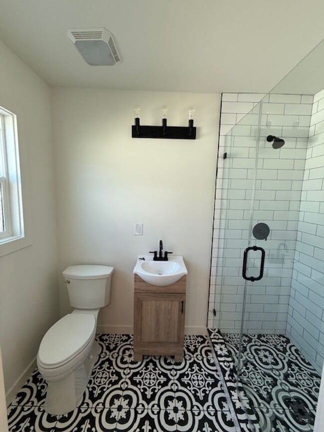 Photo - CHARMING REMODELED 3 BEDROOM / 2 BATH HOME
