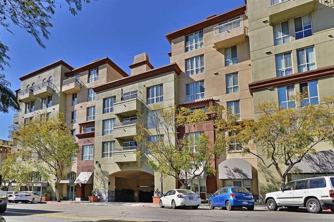 Photo - Beautiful One Bedroom Condo in the " Piazza Palermo." building! Pet considered!!