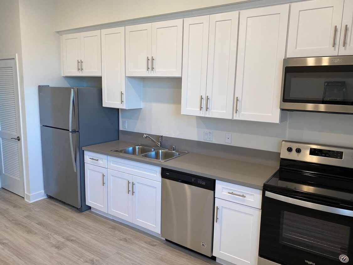 Floor Plan -  1Bd/ Den + 1Bth