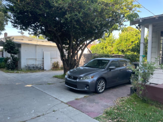 Photo - 719 W Longden Ave