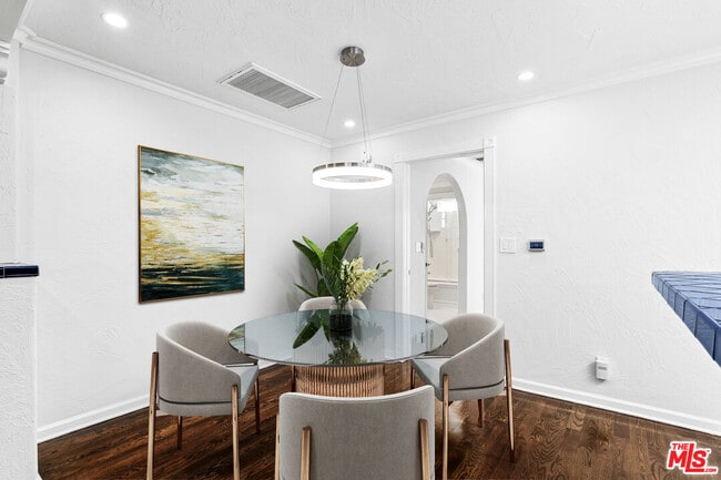 Photo - 916 N Alfred St Unit 6