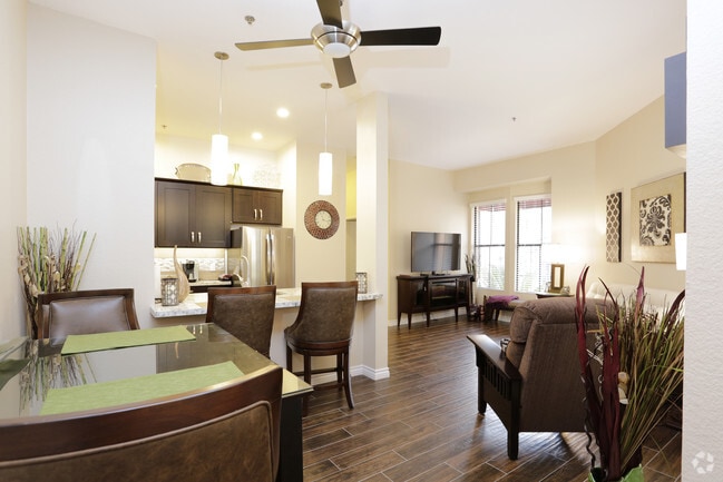 Photo - 600 Front Apartments