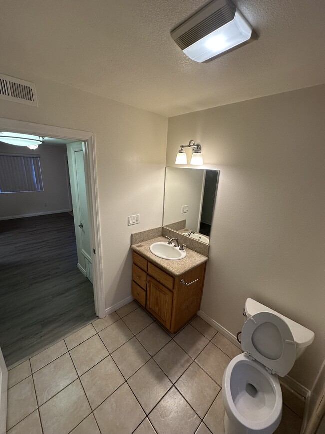 Photo - 10934 Hesby St