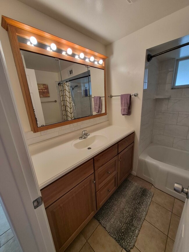 Photo - 1628 Helix St Unit 1628 Helix Street