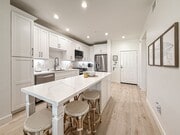 Photo - 1901 Victoria Ave