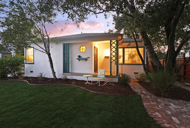 Photo - 329 N Avenue 66