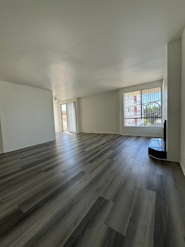 Photo - 4343 Whitsett Ave Unit 203