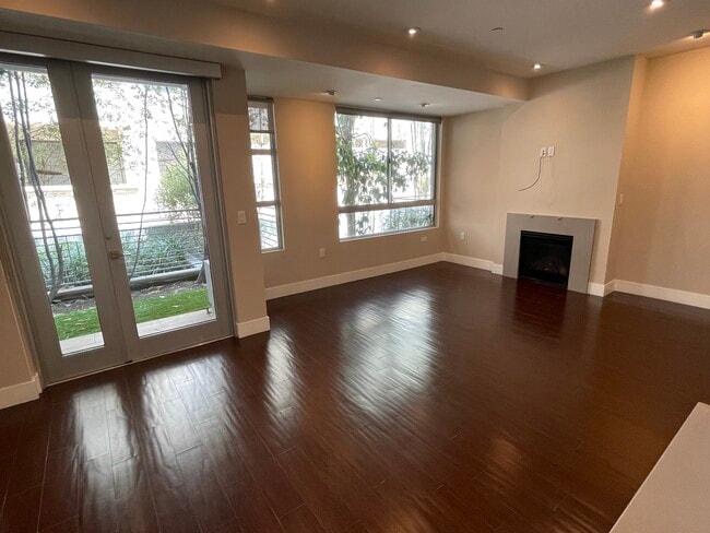 Photo - 1666 Greenfield Ave