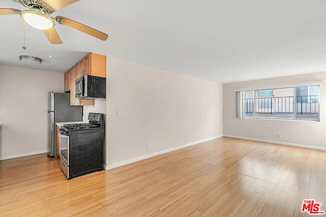 Building Photo - 2628 6th St Unit 2