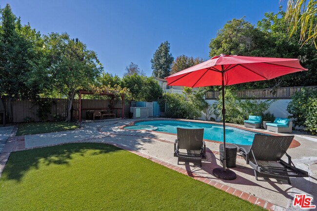 Photo - 4909 Van Noord Ave