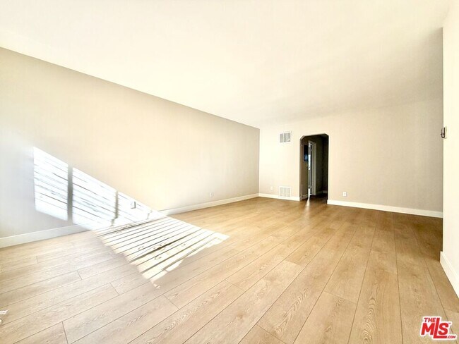 Photo - 925 S Holt Ave Unit 2