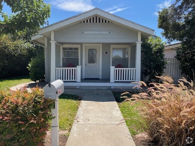 Building Photo - 2 bedroom 1 bath Brea $3200 Rental