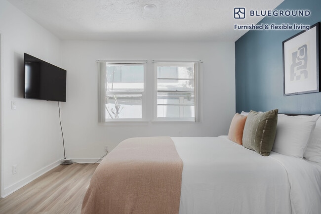 Photo - 944 Tiverton Ave Unit FL1-ID1219