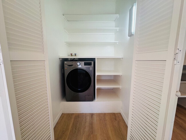 Photo - 10609 Mountain View Ave Unit B