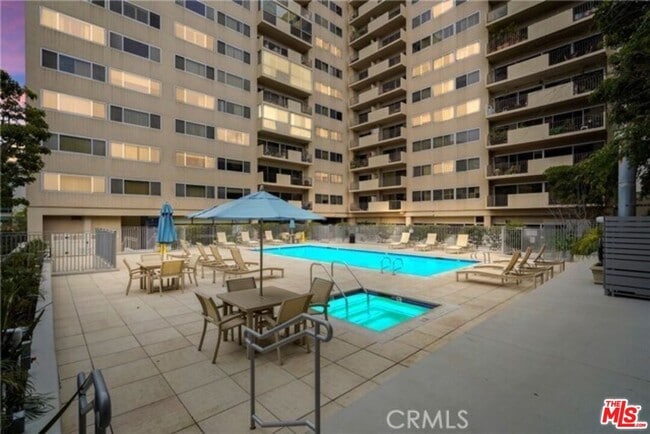 Building Photo - 10450 Wilshire Blvd Unit 12A