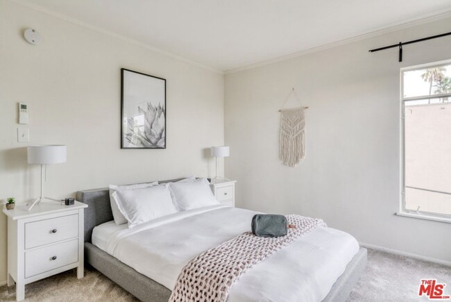 Photo - 8420 1/2 Fountain Ave