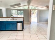 Photo - 810 Anns Way