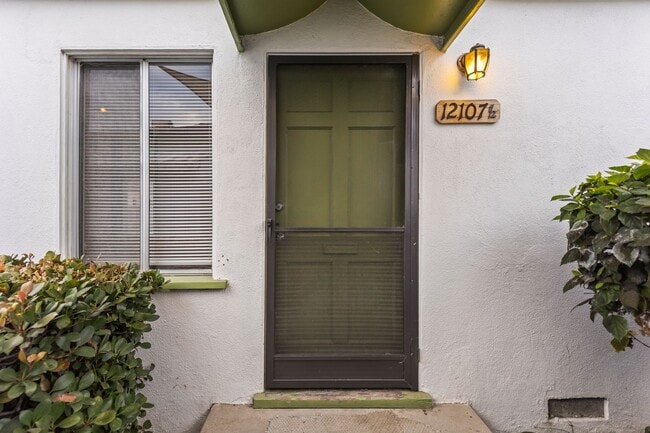 Building Photo - 12109 Washington Pl