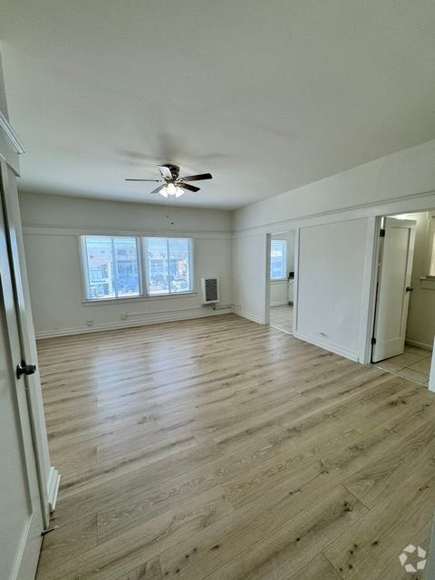 Building Photo - 984 S Oxford Ave Rental