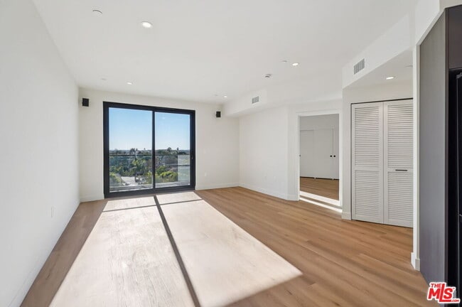 Photo - 1110 Spaulding Ave Unit PH6