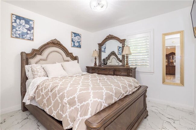 Photo - 43921 30th St E