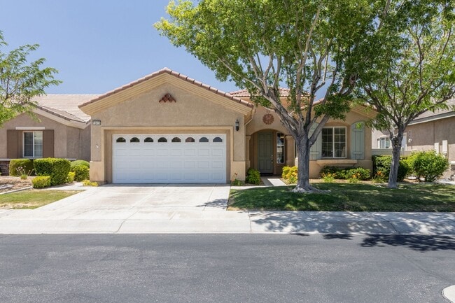 Building Photo - Beautiful Golf Course Home in Solera at Apple Valley (55+ Community)