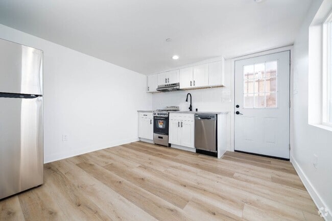 Building Photo - 6965 Saranac St Unit 6967 Saranac St Rental