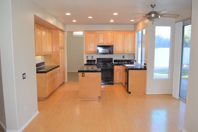 Photo - 948 Villa Montes Cir