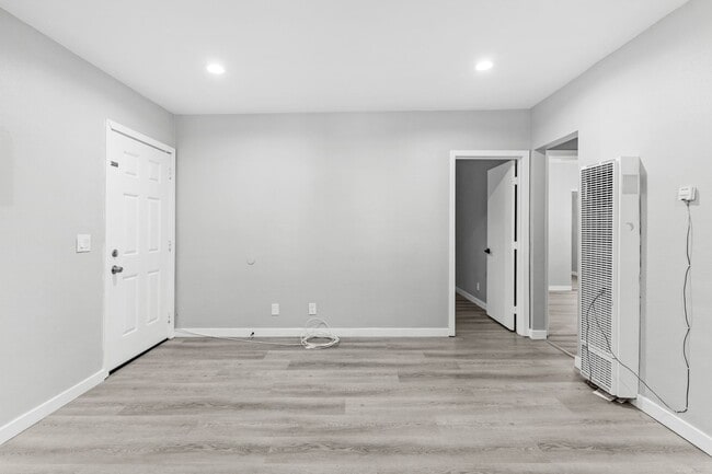 Photo - 113 S Lillie Ave Unit 201-04