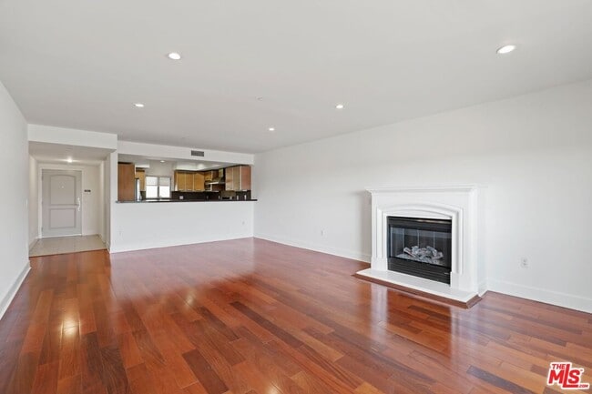 Photo - 1446 Armacost Ave Unit 203