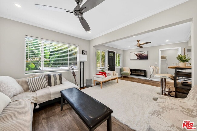 Building Photo - 1200 Tamarind Ave