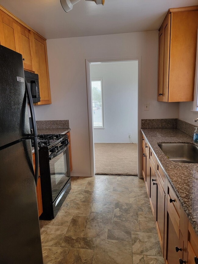 Photo - 1373 N Altadena Dr Unit 1373