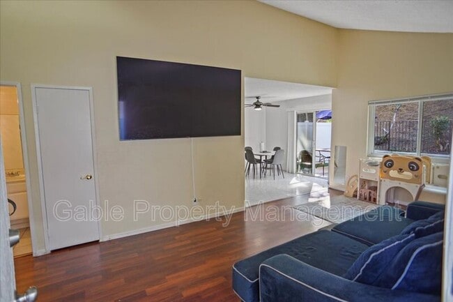 Photo - 25249 Ave Dorena