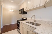 Photo - LOVELY 1BED Near Valley College! -- GREAT ... Apartments