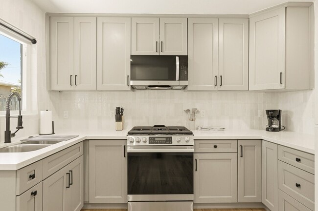 Photo - 1382 Grove Ave Unit 1382 grove ave