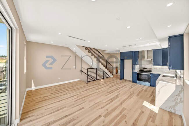 Photo - 227 N Burlington Ave