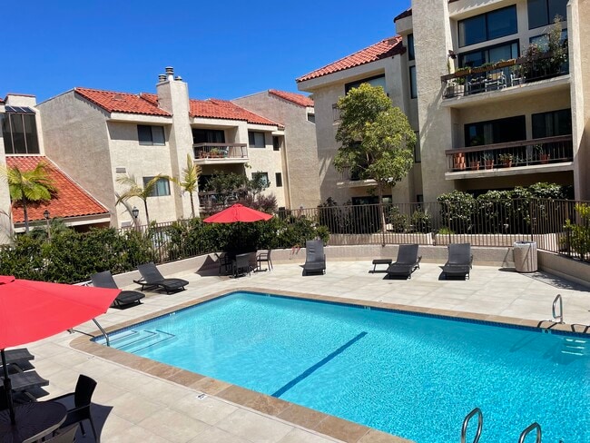 Pacific Club Pool - 8180 Manitoba St Unit 344