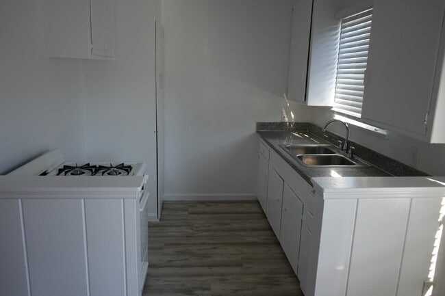 Photo - 11622 Chandler Blvd