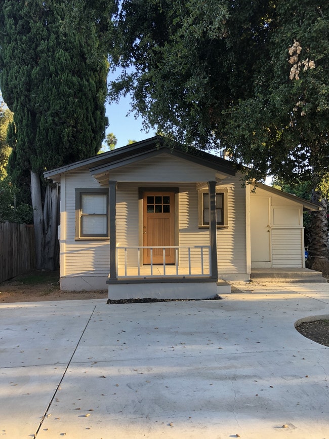 Building Photo - 750 E Orange Grove Blvd