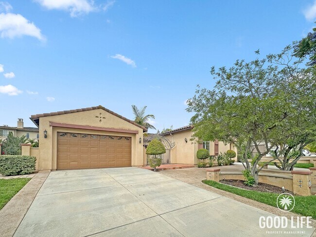 Photo - Elegant 3B/2.5BA Single-Story Home with Office and 3-Car Garage in Eastlake Vistas