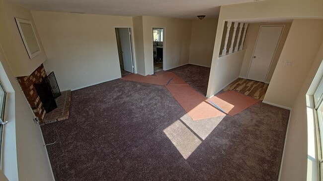 Photo - 690 Montebello Pl