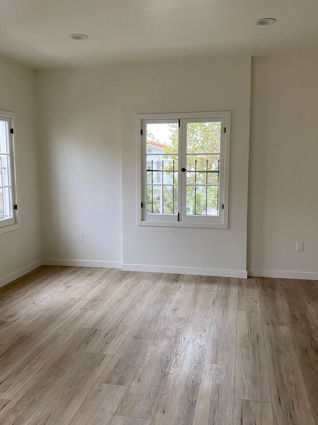 Photo - 205 S Arnaz Dr