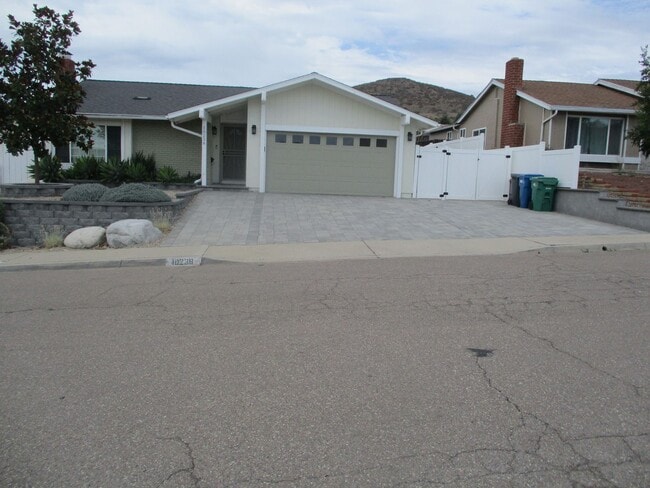 Building Photo - Desirable Santee 4 Bedroom Home!
