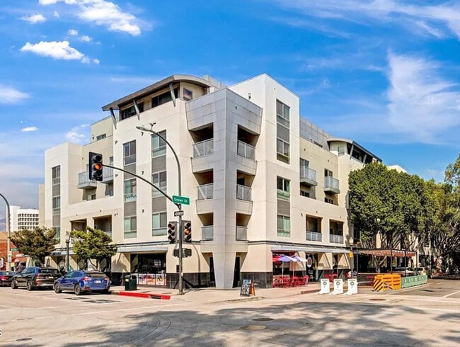 Photo - 159 W Green St Unit Pasadena Place